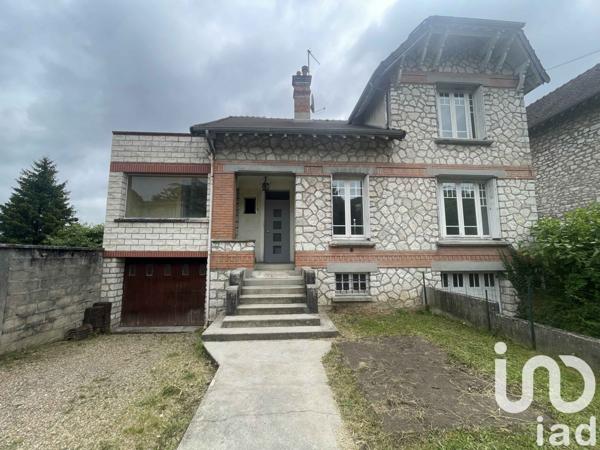 Maison 6 pièces de 138 m² à Saint-Pierre-lès-Nemours (77140)
