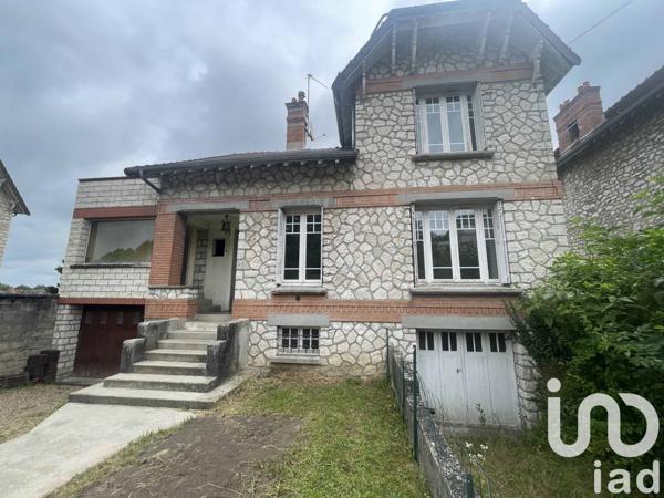 Maison 6 pièces de 138 m² à Saint-Pierre-lès-Nemours (77140)