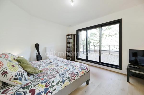 Proche L'ISLE-ADAM (95) - Maison d'architecte d'exception au coeur d'un écrin de verdure