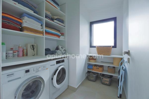 Proche L'ISLE-ADAM (95) - Maison d'architecte d'exception au coeur d'un écrin de verdure