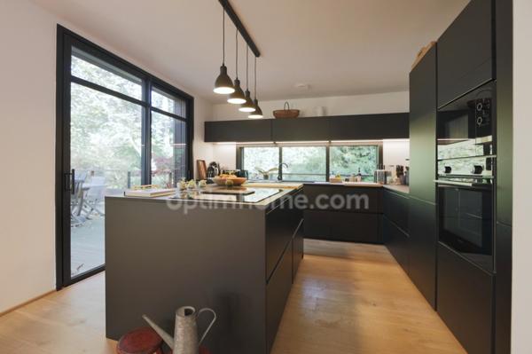 Proche L'ISLE-ADAM (95) - Maison d'architecte d'exception au coeur d'un écrin de verdure