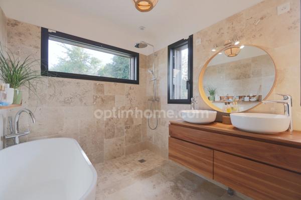 Proche L'ISLE-ADAM (95) - Maison d'architecte d'exception au coeur d'un écrin de verdure