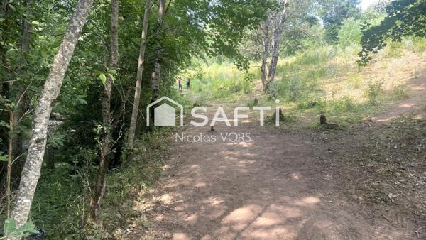 -A VENDRE- MEYRUEIS- Terrain constructible 2392 m2- 70 000€