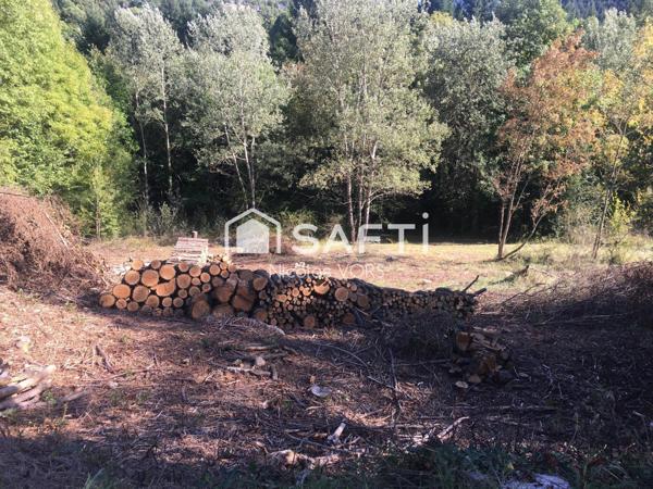 -A VENDRE- MEYRUEIS- Terrain constructible 2392 m2- 70 000€