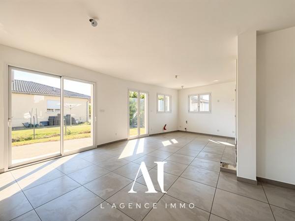 Maison mitoyenne 3 chambres 73,85 m² jardin stationnement Pont-d’Ain 01160
