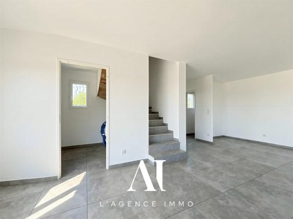 Maison mitoyenne 3 chambres 73,85 m² jardin stationnement Pont-d’Ain 01160