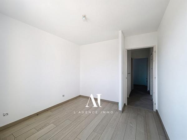 Maison mitoyenne 3 chambres 73,85 m² jardin stationnement Pont-d’Ain 01160