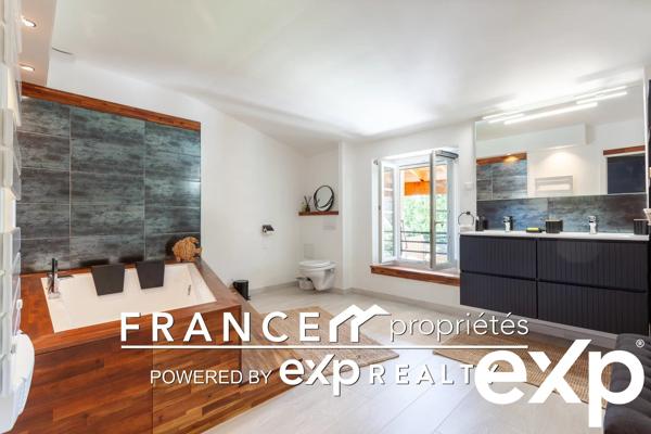 Maison 245 m2 - 7 pièces.