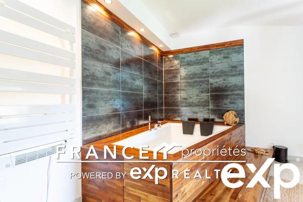 Maison 245 m2 - 7 pièces.