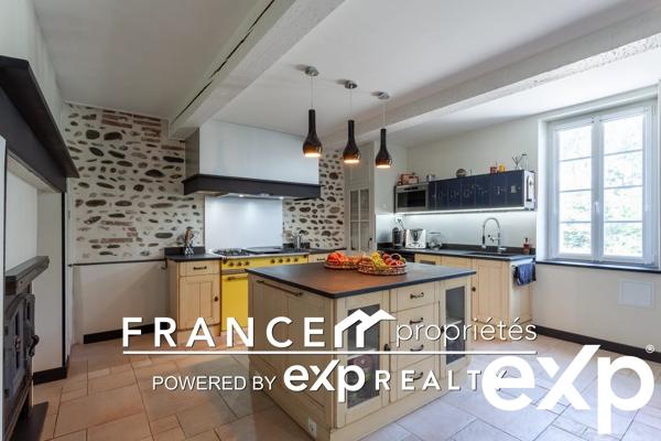 Maison 245 m2 - 7 pièces.