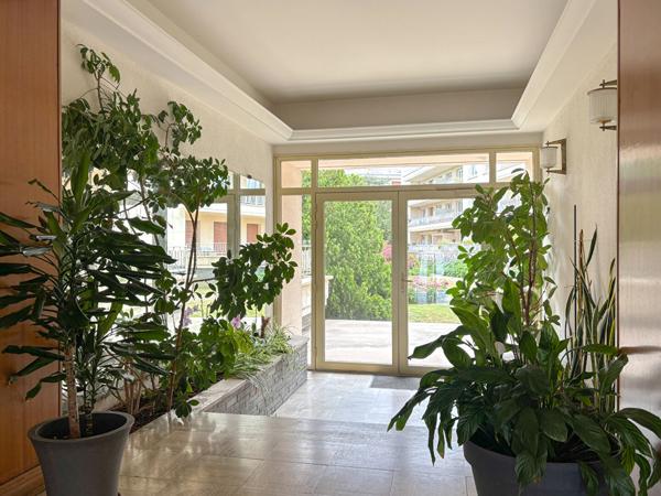 Appartement 5 pièces à vendre - Dernier étage avec terrasse à Angers, secteur Les Justices