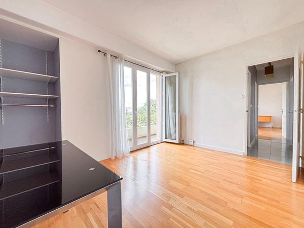 Appartement 5 pièces à vendre - Dernier étage avec terrasse à Angers, secteur Les Justices
