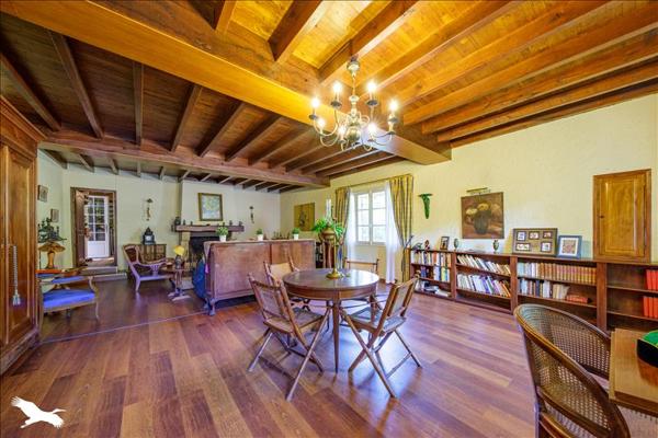 Maison à vendre |  Saint-Martin-le-Mault |  6 pièces | 184 m²