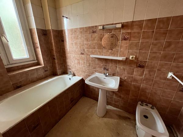 A vendre, ensemble immobilier à Merdrignac axe RN164