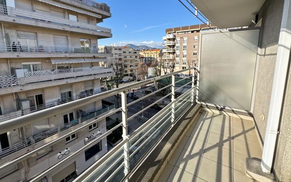 Appartement à vendre    1 pièce • 22,43 m2 Nice