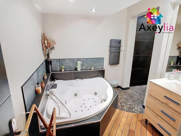 Roanne (42300) A VENDRE - ROANNE - LOFT AVEC TERRASSE SANS VIS-À-VIS ET GARAGE