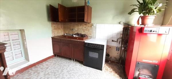 MAISON EN PIERRES STE CROIX HAGUE TROIS CHAMBRES + GARAGES + DEPENDANCE + JARDIN AUTOUR