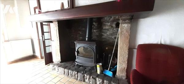 MAISON EN PIERRES STE CROIX HAGUE TROIS CHAMBRES + GARAGES + DEPENDANCE + JARDIN AUTOUR