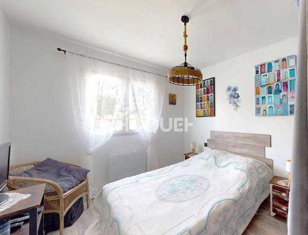 Maison de plain-pied 3 faces avec véranda et garage - Secteur très calme et recherché.