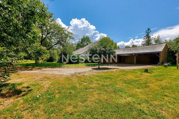 Charmante maison d'architecte sur un superbe terrain de 1,2 hectare à Plémet