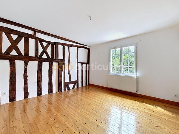 Vente
                Demeure de Prestige285 m² - 11 Pièces -
                    BOURG ACHARD (27310)