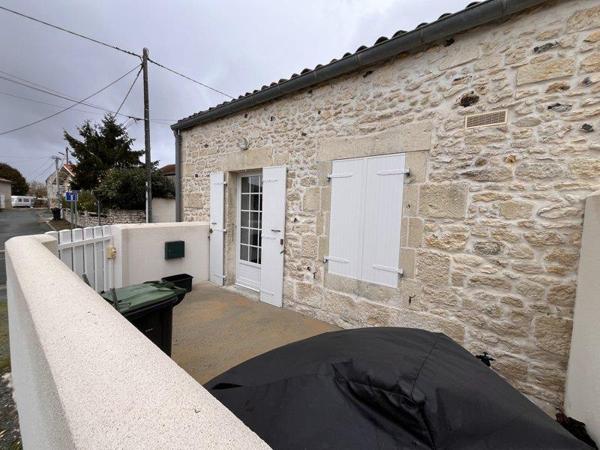 Immeuble à vendre |  Chaniers |  234 m²