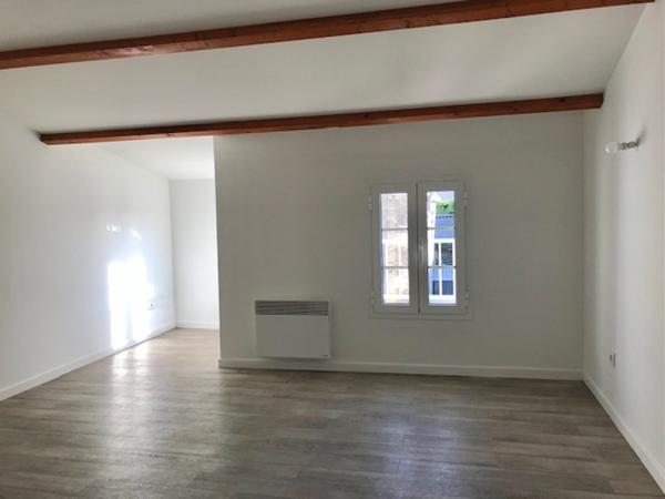 Immeuble à vendre |  Chaniers |  234 m²