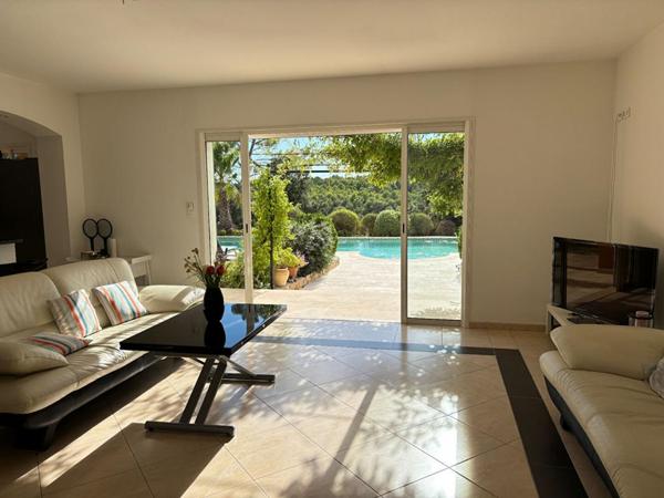 Magnifique villa avec piscine et poolhouse sur un terrain de 2.900 m²