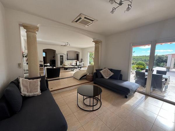 Magnifique villa avec piscine et poolhouse sur un terrain de 2.900 m²