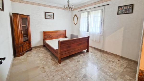 AVIGNON  Maison familiale  6 pièces  169 m²    339 000