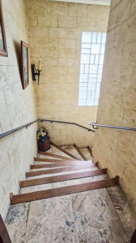 AVIGNON  Maison familiale  6 pièces  169 m²    339 000