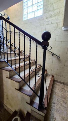 AVIGNON  Maison familiale  6 pièces  169 m²    339 000