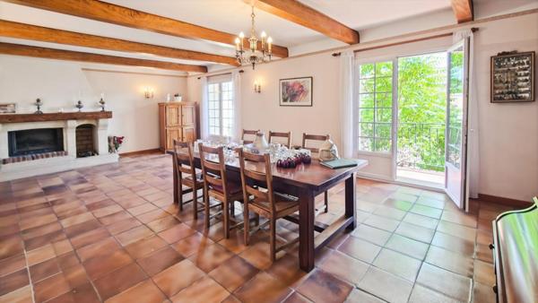 AVIGNON  Maison familiale  6 pièces  169 m²    339 000