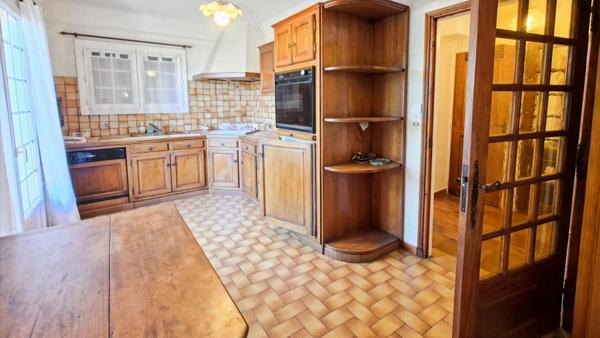 AVIGNON  Maison familiale  6 pièces  169 m²    339 000