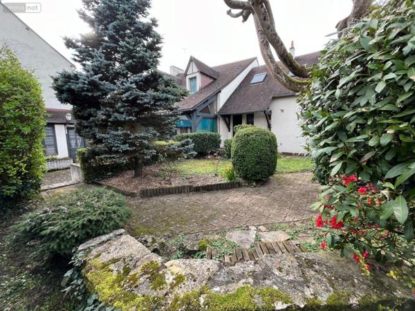 Maison individuelle à vendre à Châteauroux dans l'Indre (36000), ref : 36004/337