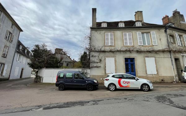 Maison à vendre    6 pièces •  Saint-Yrieix-la-Perche