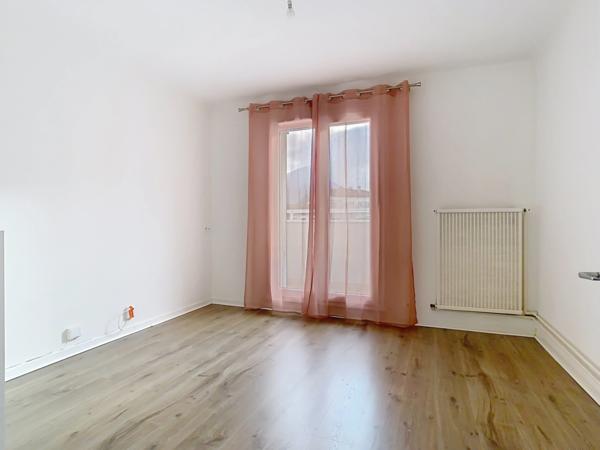 À louer — Appartement T3 de 48,59 m² — Dernier étage — Annecy (Parc des Sports/romains)