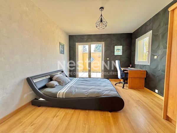 Nestenn Igny - Villa contemporaine BBC 265 m² Verrières-le-Buisson - 6 chambres - Géothermie - DPE A - Sous-sol total - Terrain 921 m² piscinable - Proche RER B Massy
