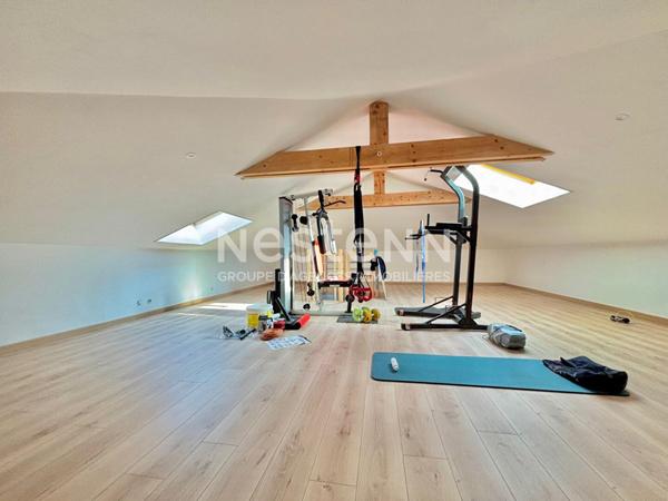 Nestenn Igny - Villa contemporaine BBC 265 m² Verrières-le-Buisson - 6 chambres - Géothermie - DPE A - Sous-sol total - Terrain 921 m² piscinable - Proche RER B Massy