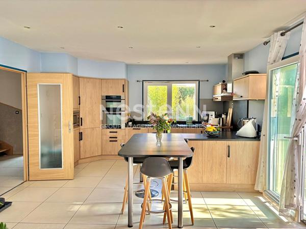 Nestenn Igny - Villa contemporaine BBC 265 m² Verrières-le-Buisson - 6 chambres - Géothermie - DPE A - Sous-sol total - Terrain 921 m² piscinable - Proche RER B Massy