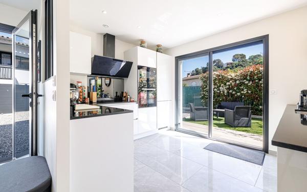 Maison à vendre    4 pièces •  Villeneuve-Loubet