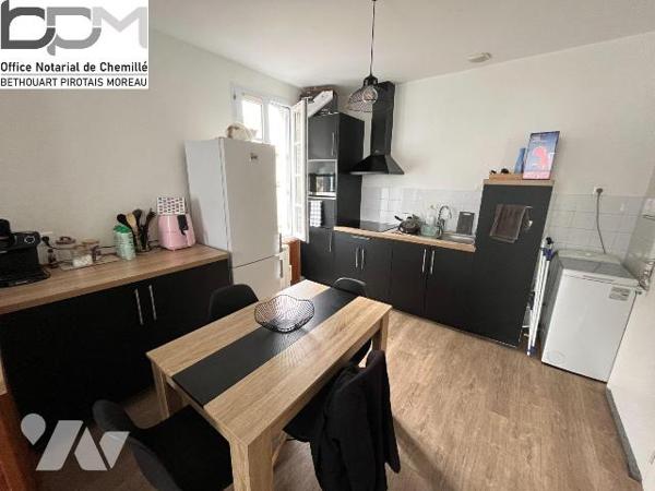 Situé au c?ur de Chemillé-en-Anjou, Immeuble composé de 3 appartements de type 2, situé à Chemi...