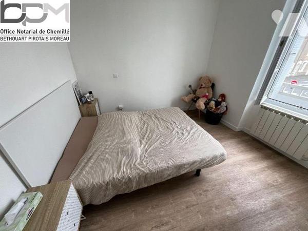 Situé au c?ur de Chemillé-en-Anjou, Immeuble composé de 3 appartements de type 2, situé à Chemi...