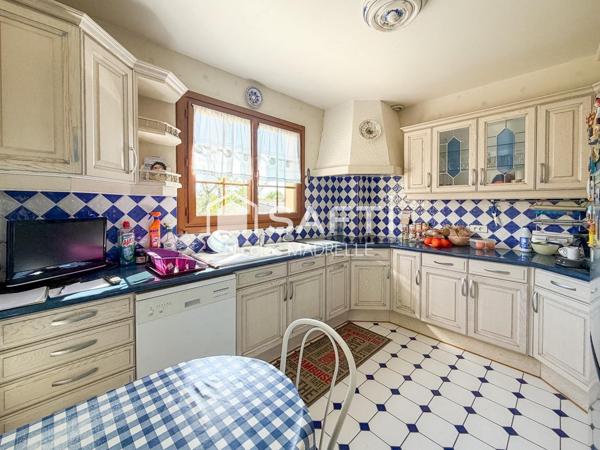 Maison familiale avec espace indépendant et jardin
