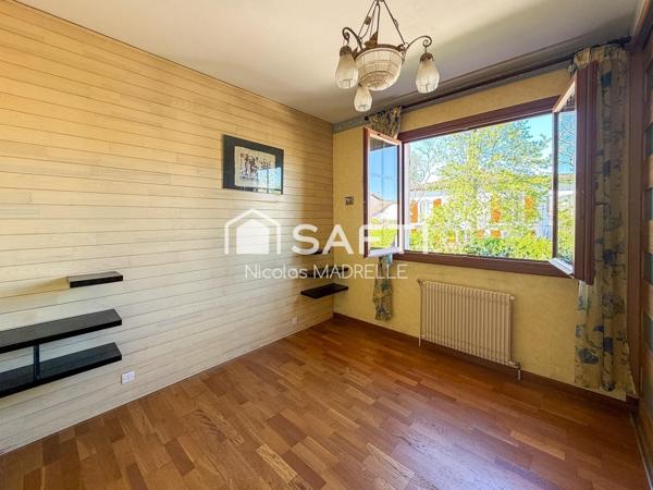 Maison familiale avec espace indépendant et jardin