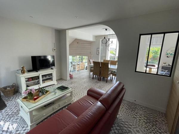 Ensemble Immobilier composé d'une maison des années 30, garage 60 m² et un atelier 100m²