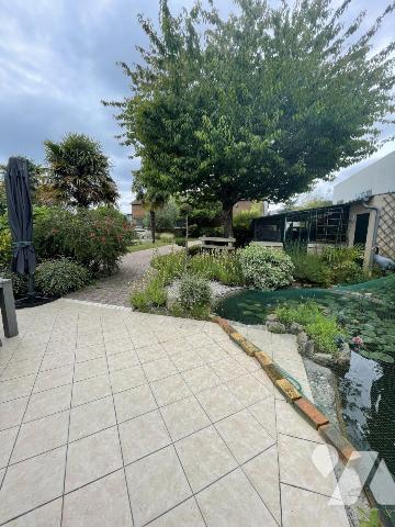 Ensemble Immobilier composé d'une maison des années 30, garage 60 m² et un atelier 100m²