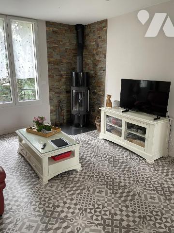 Ensemble Immobilier composé d'une maison des années 30, garage 60 m² et un atelier 100m²