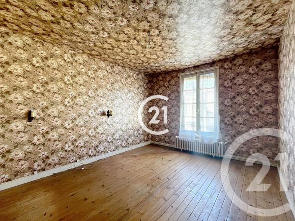 Maison à vendre  10 pièces - 134 m 2   COGNAC  - 16