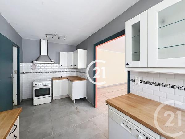 Maison à vendre  10 pièces - 134 m 2   COGNAC  - 16